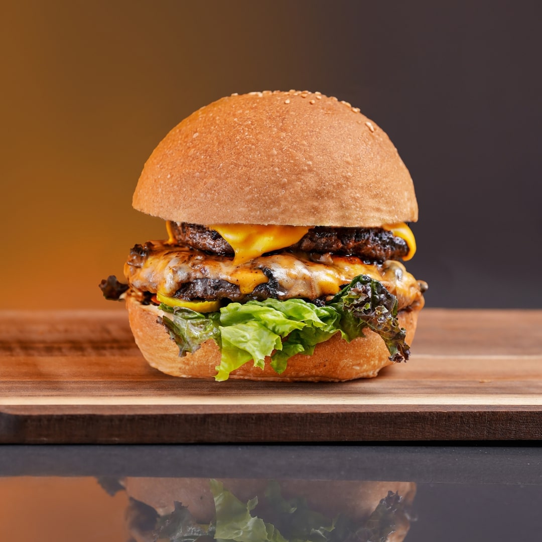 Mushroom Burger + Cheese (همبرگر با قارچ و پنیر)