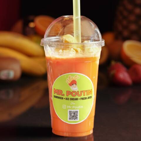 Carrot Juice with Persian Ice Cream (آب هویج بستنی)